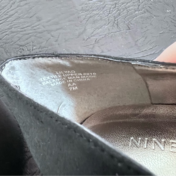 Nine West Lillyao Black Satin Rosette Peep Toe Slip On Stiletto Heel Size 7 - Picture 8 of 9